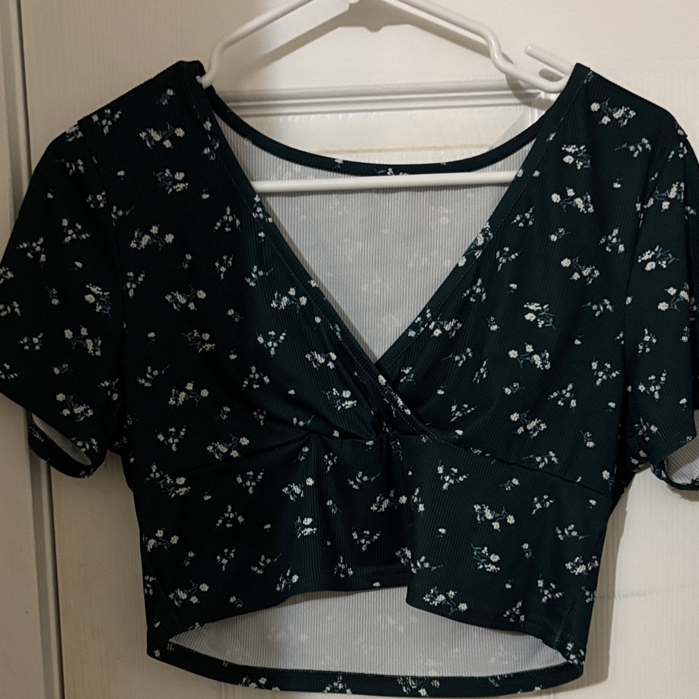 SHEIN Dark Green Floral Wrap Crop Top